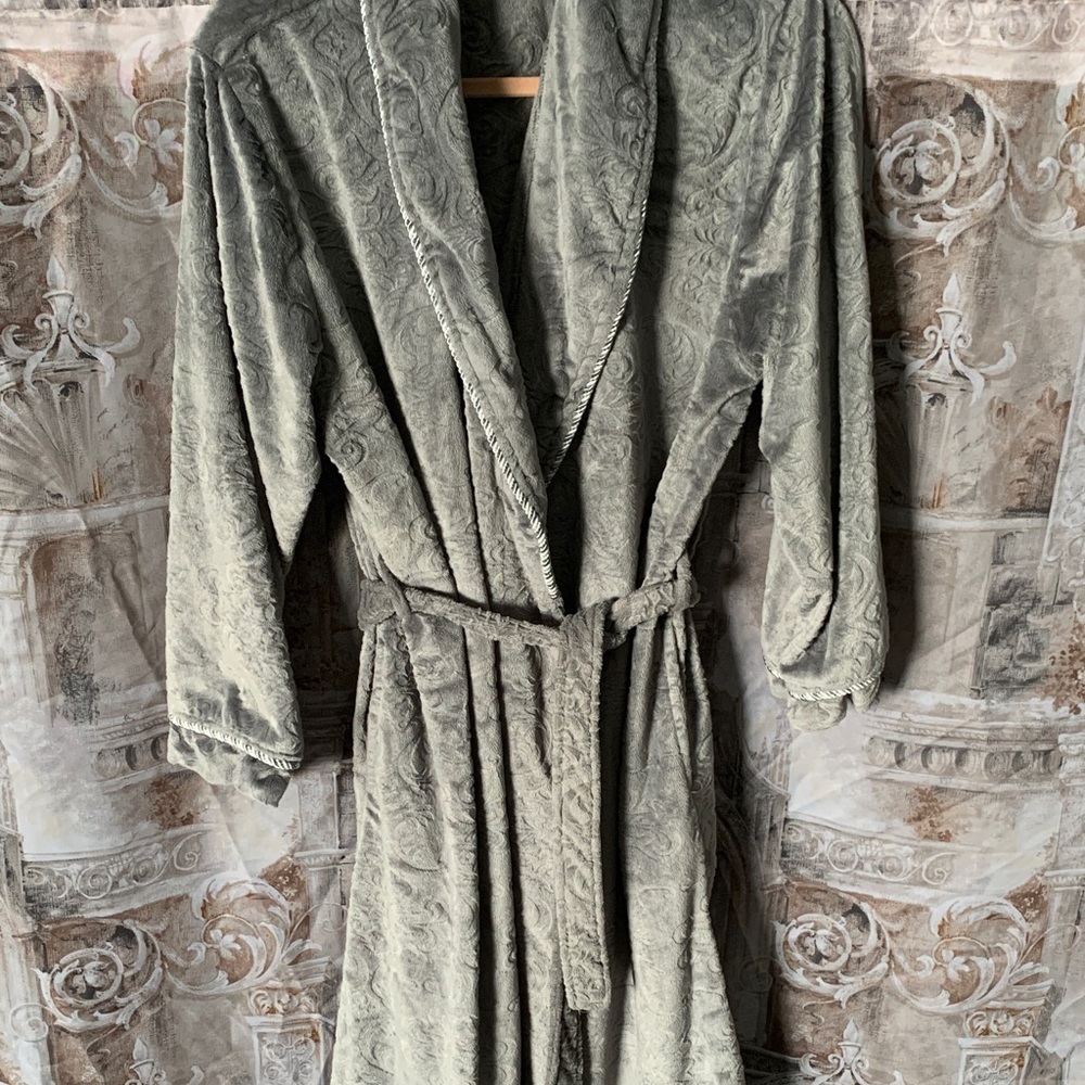 Liz Claiborne Textured Gray Robe